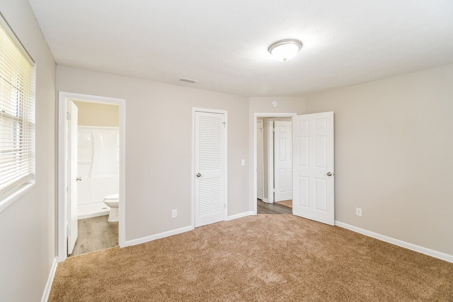 Building Photo - 4415 Argentine Dr N