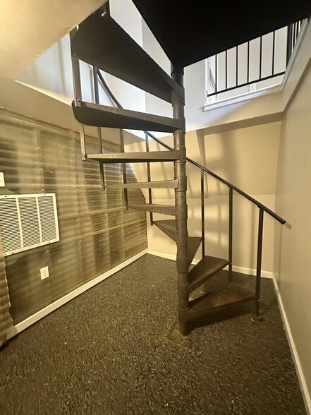 Building Photo - 1016 Bingham St