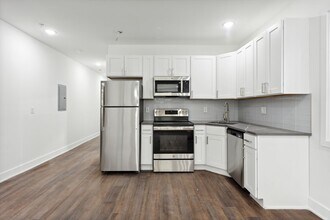 Building Photo - 1831 N 33rd St