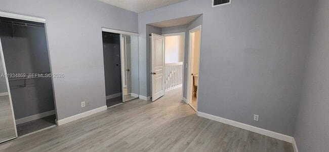 Building Photo - 211 Mallory Ct