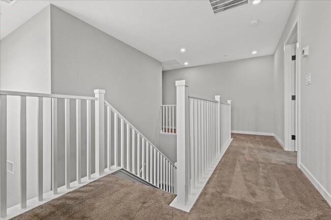 Building Photo - Beautiful and Highly Upgraded Townhome!