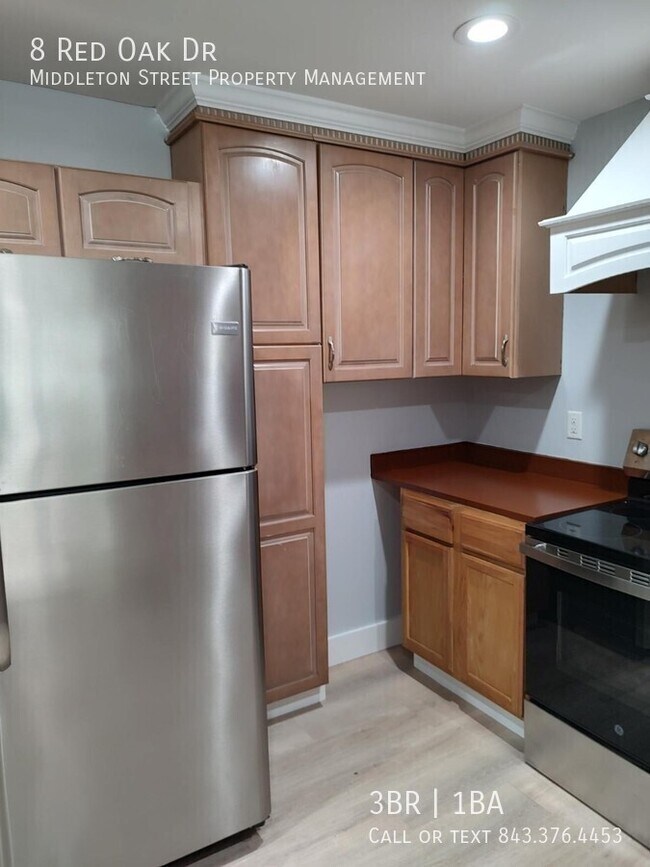 Building Photo - 8 Red Oak Dr