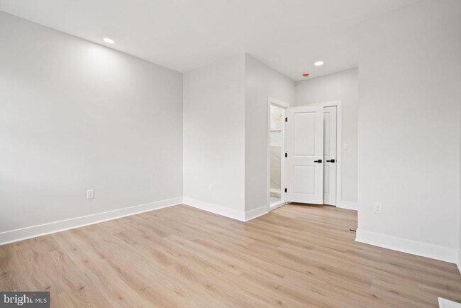 Building Photo - 711 McCabe Ave