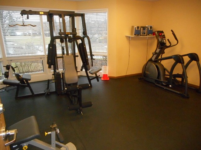 Building Photo - 746 N Gary Ave