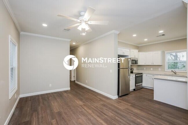 Building Photo - 2720 13th Ave S