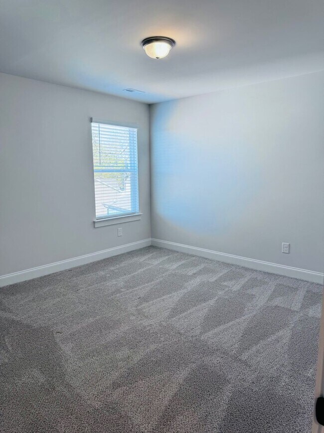 Building Photo - Savoy Floorplan