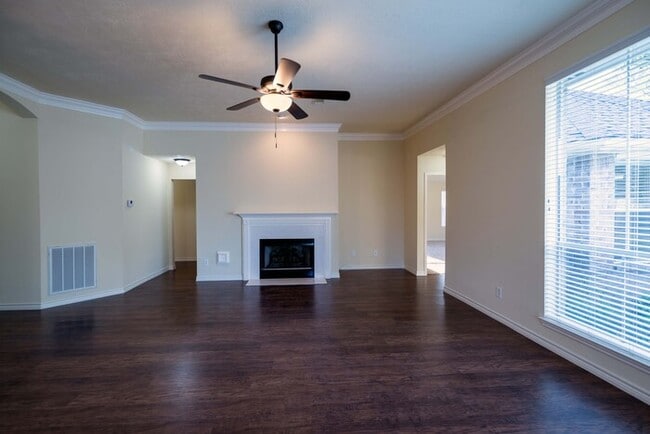 Building Photo - 4BR SFR • Walk-In Pantry • Fenced Yard in Coventry