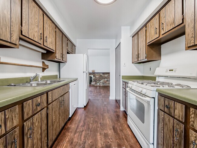 Kitchen - 2134 Wickham St