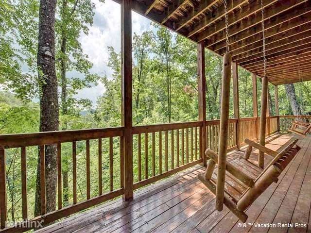 Building Photo - 2240 Breezy Rd