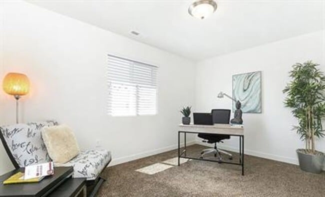 Building Photo - 4142-4148 W Miner View Ln