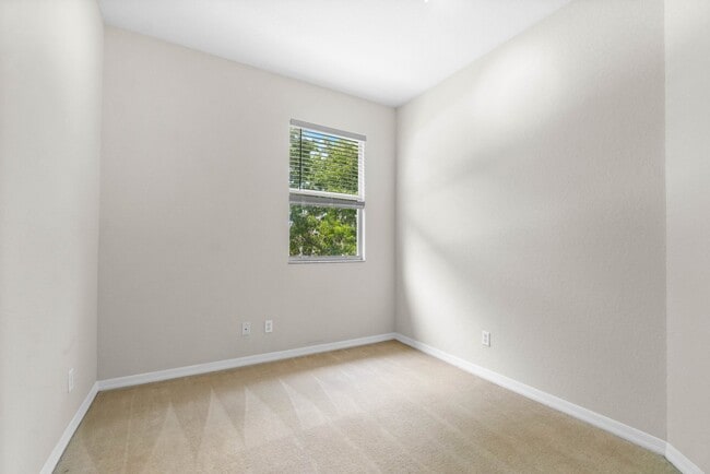 Building Photo - 3116 Grandiflora Dr