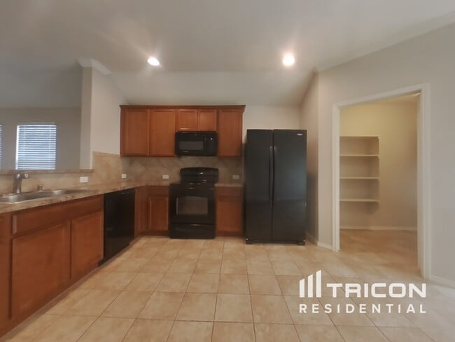 Building Photo - 12308 Shine Ave