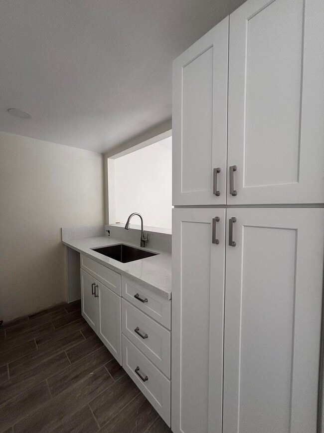 Building Photo - 74800 Sheryl Ave