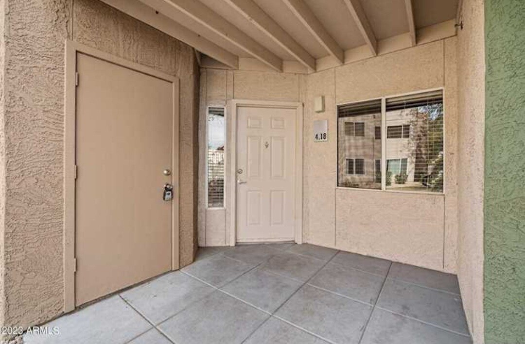 Entrance - 1295 N Ash St