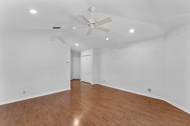 Building Photo - 2011 NW 53rd St