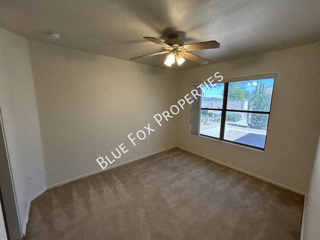 Building Photo - 2021 W Menzel Dr