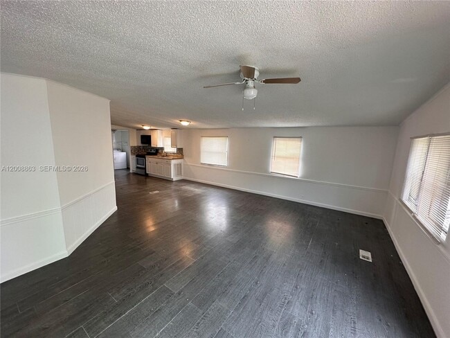 Building Photo - 3028 SW 50th St