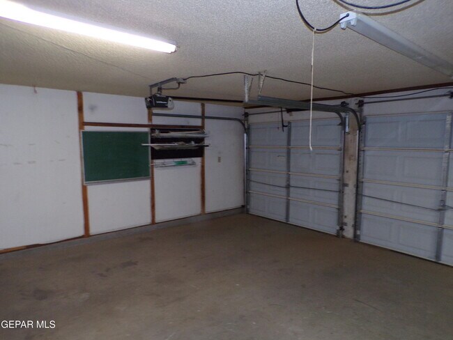 Building Photo - 4699 Round Rock Dr