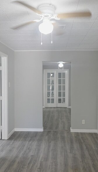 Building Photo - 407 E Homan Ave
