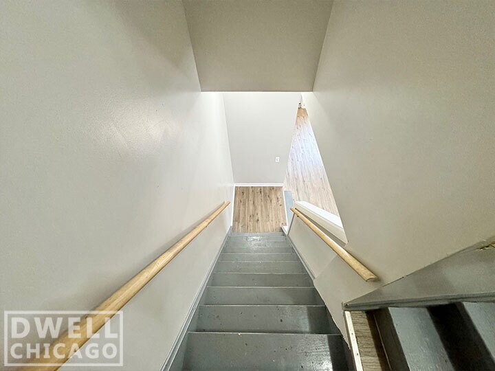 Building Photo - 2133 S Fairfield Ave