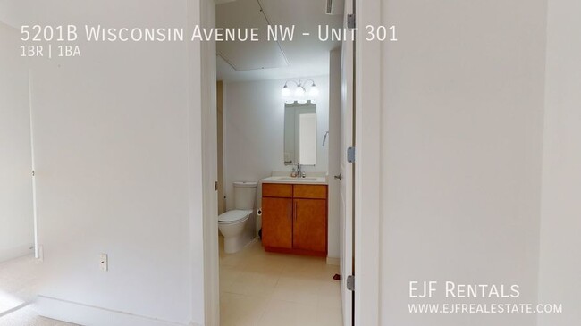 Building Photo - Friendship Heights Modern One Bedroom Off ...