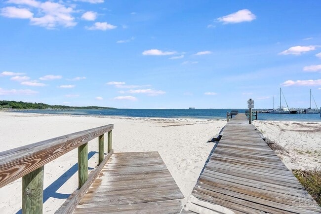 Building Photo - 200 Pensacola Beach Rd