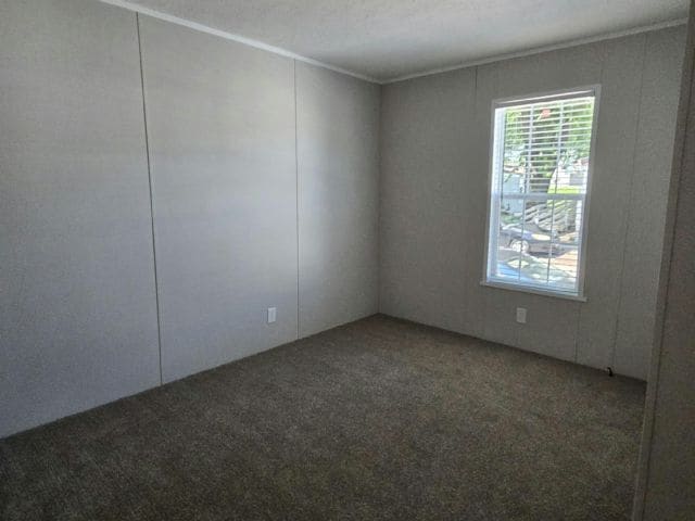 Building Photo - 378 Raven Ln