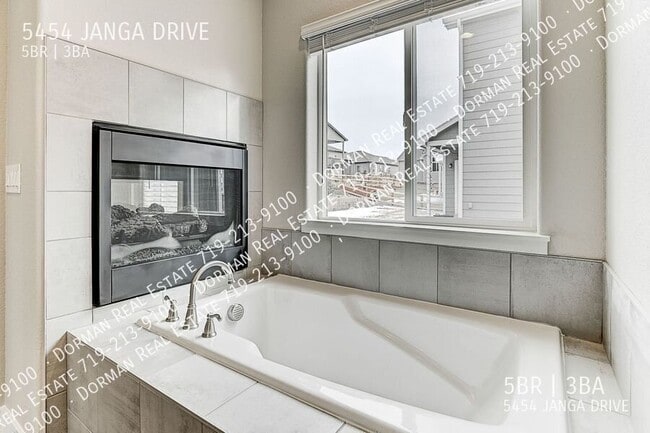 Building Photo - 5454 Janga Dr