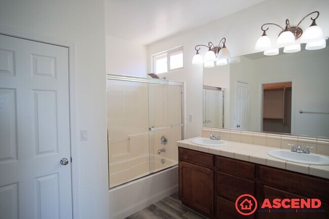 Building Photo - Beautiful Home Located in Rosedale with So...