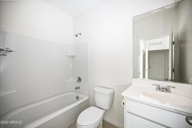 Building Photo - 2430 E Alonso Dr