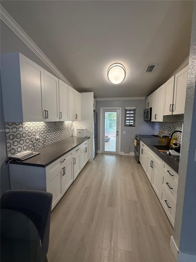 Building Photo - 328 NW 47th St