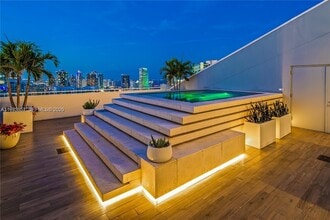 Building Photo - 88 SW 7th St