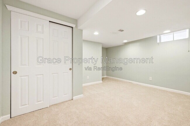 Building Photo - 3575 E Vassar Ave
