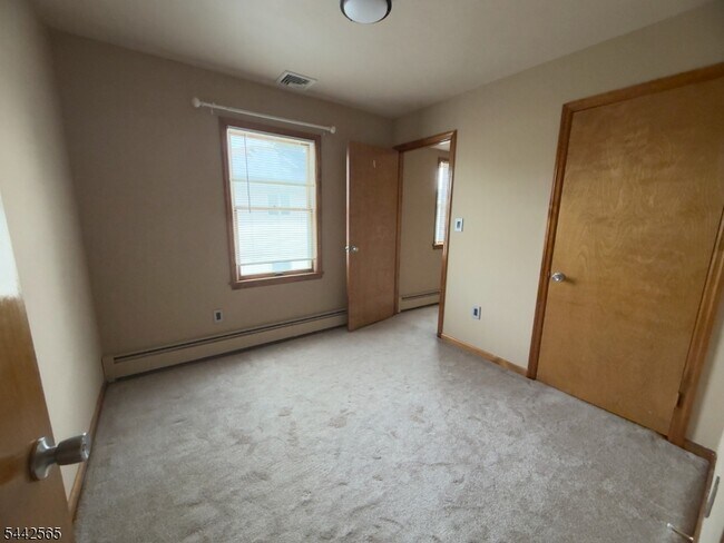 Building Photo - 209 N 16th St