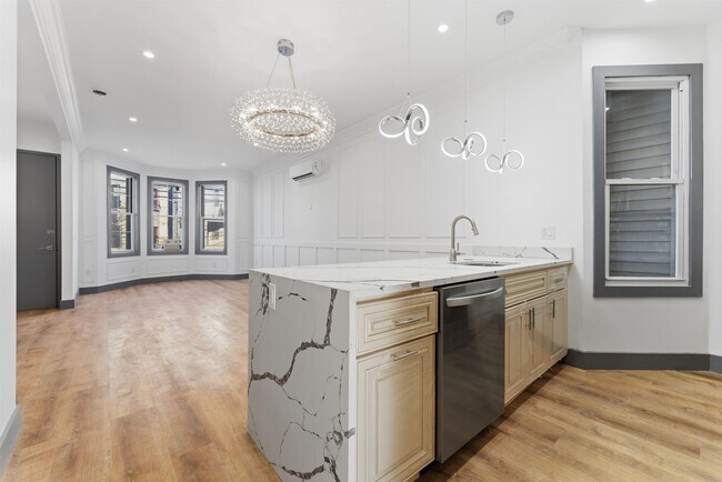 Building Photo - 821 18th St