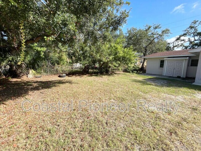 Building Photo - 1711 31st St S