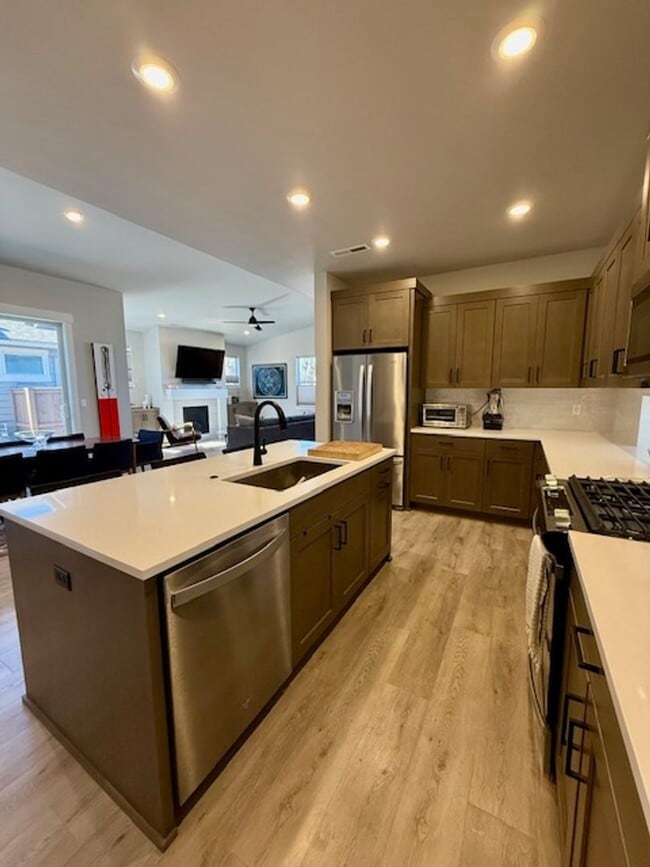 Building Photo - Beautiful Easton 3 Bedroom Home | Primary Suite on Main | Loft + A/C | Community Pools & Amenities