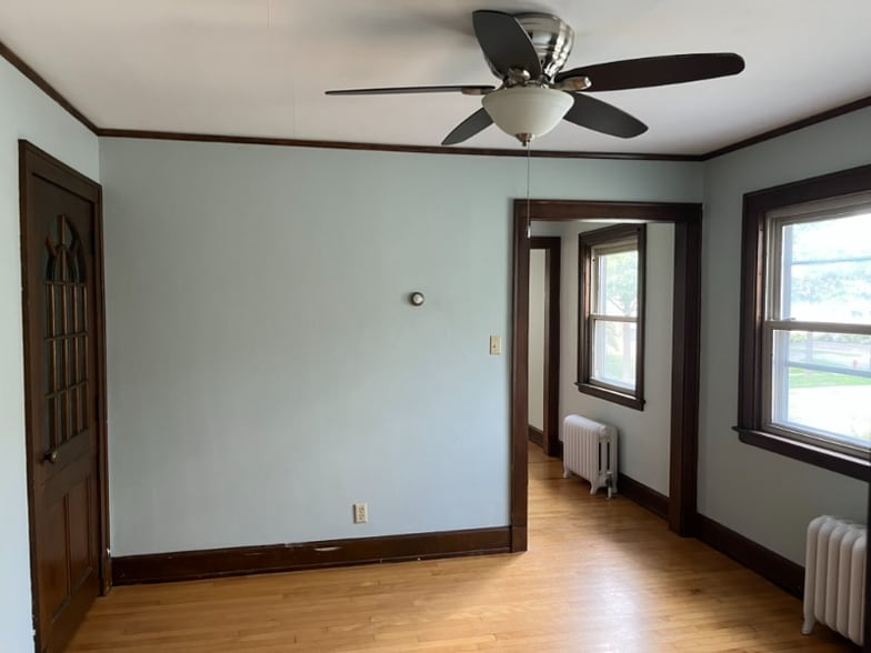 Building Photo - 870 Ashland Ave