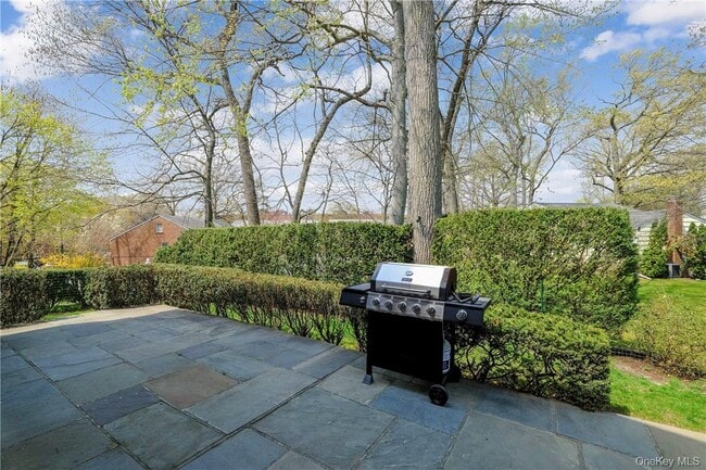 Building Photo - 38 Shadow Ln