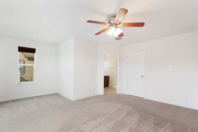 Building Photo - MOVE IN SPECIAL: $300 Off 1st Months Rent!...