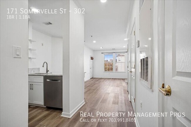 Building Photo - 171 Somervelle St