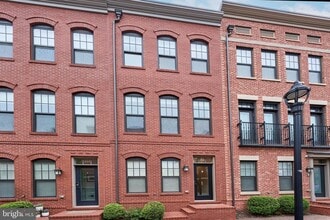 Building Photo - 256 Bluemont Branch Terrace SE