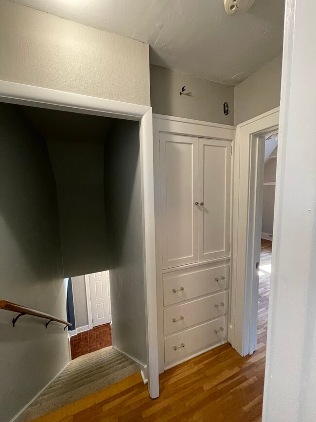 Building Photo - 2318 Storm St