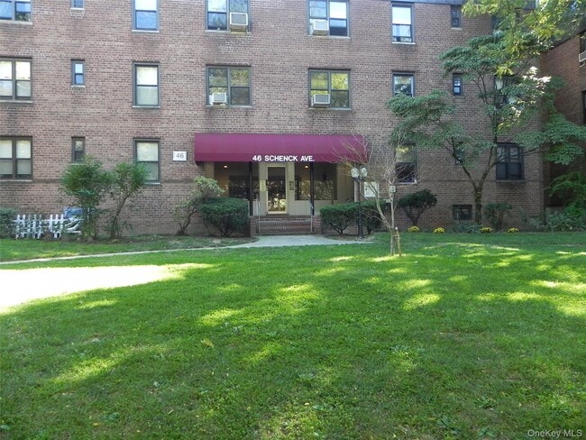 Primary Photo - 46 Schenck Ave