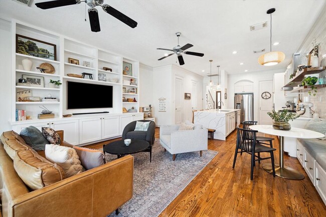 Building Photo - 417 Cortlandt St