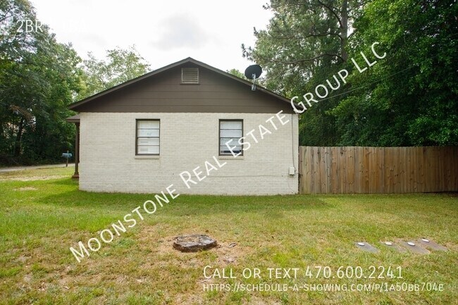 Building Photo - 370 Tiny Pl