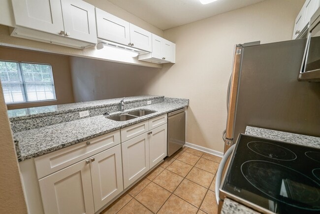 Building Photo - 2738 W Tharpe St