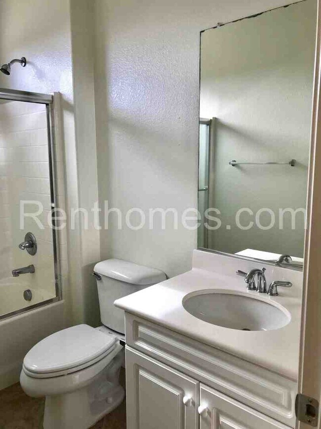 Building Photo - 5539 Alexandrine Ct