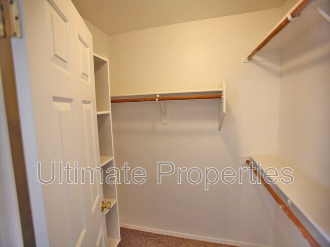 Building Photo - 7725 W Foothill Dr