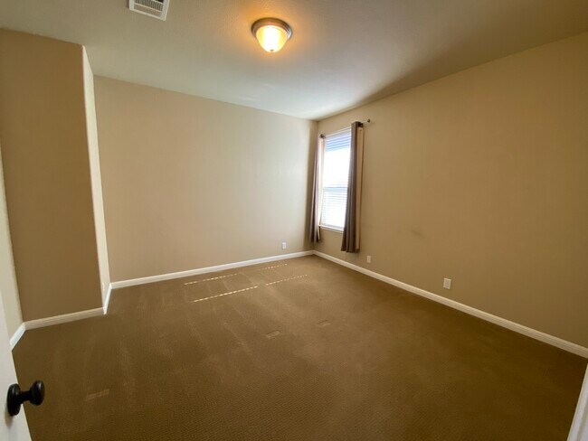 Building Photo - 7500 Colina Vista Loop